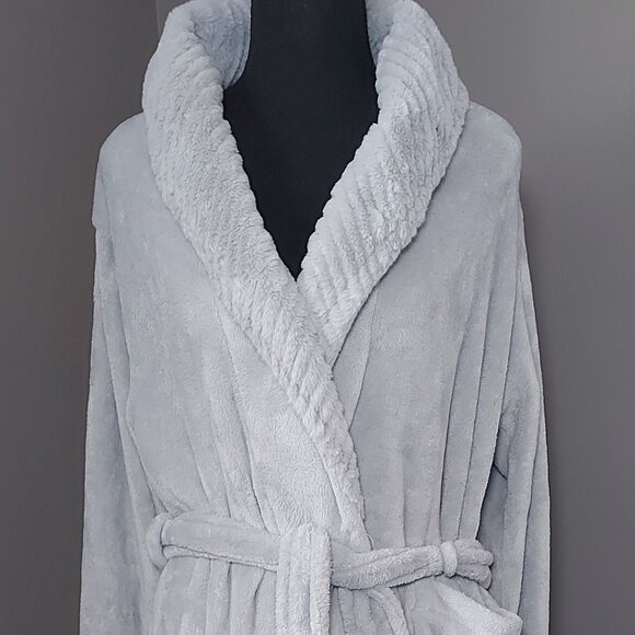 Womens Mink Feel House Coat. Size Medium - Picture 1 of 3
